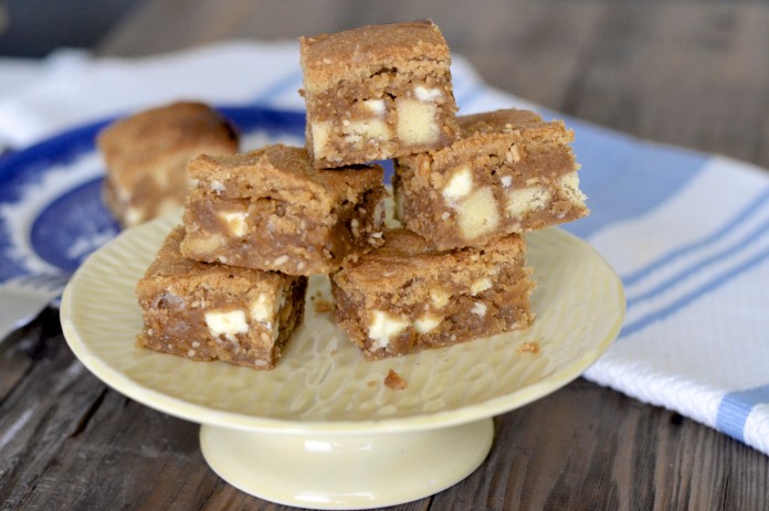 Peanut Butter, Chocolate & Shortbread Blondies - TIK