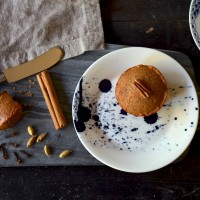 Four Small Steps to a Big Life / Pecan & Chai Spiced Hot Milk Cakes